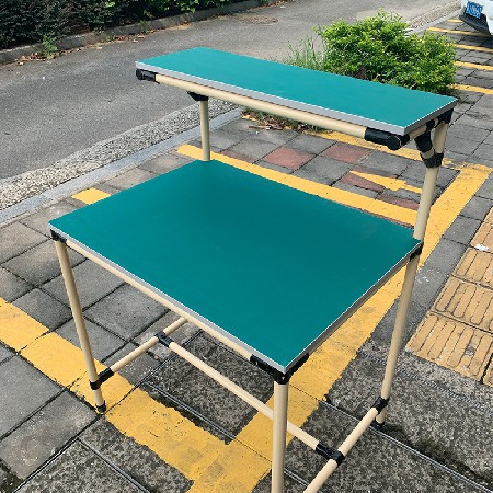 定制防靜電工作臺(tái) 15mm厚度夾板綠色防靜電皮白色封邊 調(diào)節(jié)小腳杯