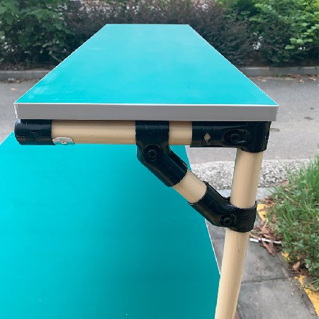 定制防靜電工作臺(tái) 15mm厚度夾板綠色防靜電皮白色封邊 調(diào)節(jié)小腳杯